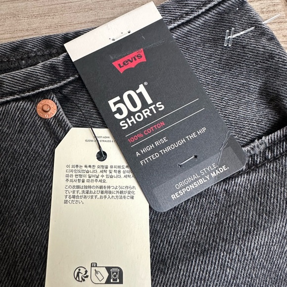 NWT Levi’s Shorts - Picture 5 of 5